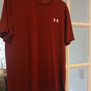 Under Armour Men's Red T-Shirt